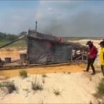 Respons Cepat Laporan Call Center 110, Polsek Singingi Hilir Musnahkan Rakit PETI Di Pulau Pramuka