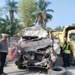 Personel Sat PJR Berjibaku Evakuasi Korban Kecelakaan Maut Di Tol Permai, Tim TAA Diturunkan