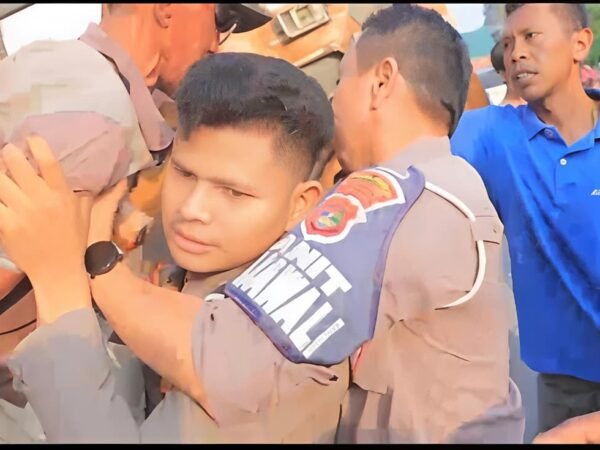 Polisi Dan Warga Berhasil Hentikan Truk Rem Blong, Cegah Korban Jiwa di Tulang Bawang
