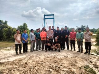 Polsek Kuantan Tengah Lepas Personel Brimob Dan Teknisi Usai Rampungkan Pembangunan Jembatan Merah Putih Presisi