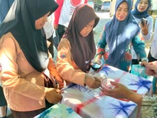 Siswa SRMP 23 Makassar Belajar Membatik Shibori Bareng UMKM Bulukumba