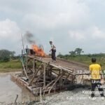 Satu Unit Rakit Dimusnahkan, Polsek Pangean Tertibkan Aktivitas PETI Di Desa Tanah Bekali