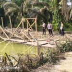 Polsek Kuantan Mudik Cek Lokasi Dugaan PETI Di Desa Setiang, Kerangka Rakit Dimusnahkan