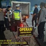 POLSEK JATIASIH RUTIN GELAR RAZIA STASIONER DAN PATROLI WILAYAH, ANTISIPASI KEJAHATAN JALANAN CIPTAKAN SITUASI YANG AMAN DAN KONDUSIF