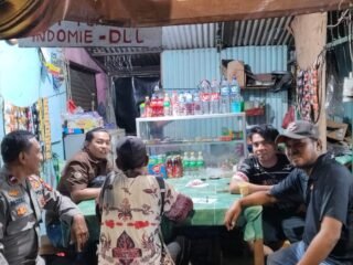 Unit Reskrim Polsek Jatisampurna Gelar Sambang Dan Himbauan Kamtibmas Kepada Warga Serta Juru Parkir di Kawasan GOR Kranggan