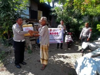 Polres Sabang Salurkan Bantuan Sosial kepada Purnawirawan dan Warakauri, Sambut HUT Bhayangkara Ke-80