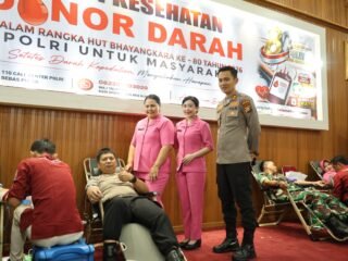 Polres Kuansing Gelar Bhakti Kesehatan Donor Darah Dan Penyaluran Sembako Gratis Sambut HUT Bhayangkara Ke-80