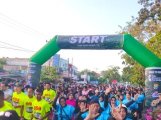 Ribuan Peserta Gelar Fun RUN Road To Riau Bhayangkara RUN, Kapolres Kampar Bersama Bupati Lepas, Meriahkan Hari Bhayangkara Ke-80