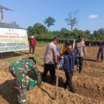 Kapolres Kuansing Dukung Penanaman Jagung Pipil Di Seberang Taluk Hilir Untuk Perkuat Ketahanan Pangan