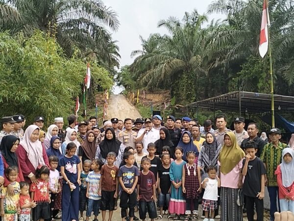 Polsek Singingi Gelar Syukuran Penyelesaian Jembatan Merah Putih Di Desa Sungai Kuning, Sekaligus Lepas Personel BKO Polda Riau