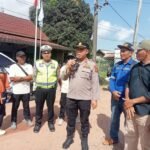 Kapolsek Rawajitu Selatan Lepas Keberangkatan Sekitar 100 Petambak Dipasena Penuhi Undangan Presiden ke-7 RI Joko Widodo