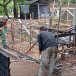 Babinsa Cot Abeuk Gotong Royong Bersama Pekerja KDKMP Ciptakan Lingkungan Kerja yang Bersih
