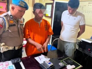 Polsek Peranap Amankan Pengedar Shabu Di Desa Pauh Ranap, Barang Bukti Dikubur Di Belakang Rumah