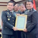Belum Genap 6 Bulan, Aipda Nanang Sumantri, S.H. Raih Dua Penghargaan dari Kapolres Lamongan pada Hari Bhayangkara ke-80