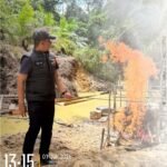 Polsek Benai Tertibkan Aktivitas PETI Di Desa Tebing Tinggi, Satu Unit Rakit Dimusnahkan