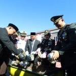 POLRES TERNATE MUSNAHKAN BELASAN RIBU BOTOL MIRAS DAN BARANG BUKTI NARKOTIKA PADA PERINGATAN HARI BHAYANGKARA KE-80*