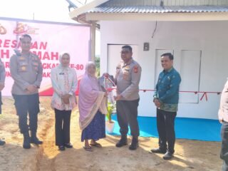Program Bedah Rumah Rangkaian Hari Bhayangkara KE-80, Polres Kampar Resmikan Rumah Baru Untuk Warga
