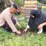 Polsek Logas Tanah Darat Dan Polsek Singingi Hilir Ajak Masyarakat Jaga Kelestarian Lingkungan Melalui Green Policing