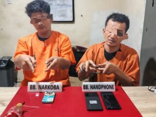 Satres Narkoba Polres Kampar Tangkap Dua Pengguna Narkoba Di Desa Kumantan