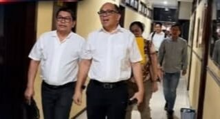ADOLOF WENAS SEBAGAI KETUA SINODE GMIM KEMBALI PANGILAN DAN MENJALANI PEMERIKSAAN DI KANTOR POLDA SULUT 