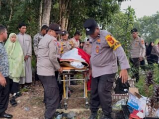 Polres Kampar Berduka, Upacara Pemakaman Personil Aiptu Zainal Arifin Dilaksanakan Dengan Khidmat Di Bangkinang