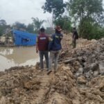 Polsek Singingi Hilir Tertibkan PETI Di Desa Sungai Paku, Tiga Rakit Dompeng Dimusnahkan