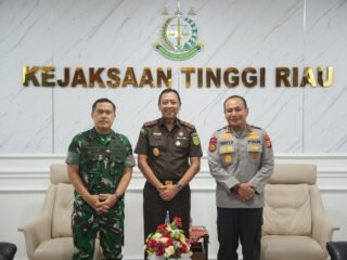 Kapolda Riau Dan Kajati Perkuat Sinergi Penegakan Hukum