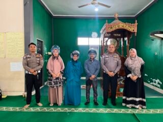 Satlantas Polres Kampar Sosialisasi Lalu Lintas Ke Sekolah, Serahkan 3 Buah Helm