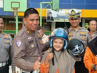 Police Go To School, Ditlantas Polda Riau Tanamkan Budaya Tertib Berlalu Lintas Dan Green Policing Kepada Pelajar