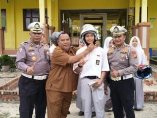 Bangun Generasi Tertib Berlalu Lintas Dan Cinta Lingkungan, Ditlantas Polda Riau Gelar Police Goes To School Di SMAN 19 Pekanbaru