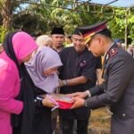 Polres Kampar Berduka, Upacara Pemakaman Personil Aipda Supriandi Dilaksanakan Dengan Khidmat Di Kuok