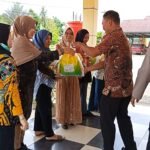 Tiada Hari Yang Lebih Indah Selain Berbagi, Kapolsek Kampar Kembali Tebar Kepedulian Lewat Program Jumat Berkah