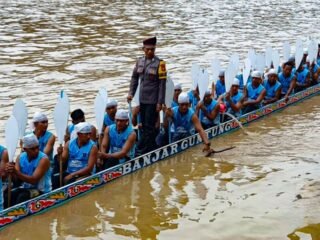 Bhabinkamtibmas Jadi Timbo Ruang Jalur Endang Rumus, Polisi Hadir Dan Menyatu Dengan Masyarakat