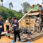Polsek Cerenti Tertibkan Aktivitas PETI Di Sungai Kuantan, Satu Unit Dompeng Dimusnahkan Meski Sempat Dihadang Warga