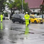 Apresiasi Dan Terima Kasih Untuk Polantas, Tetap Mengabdi Di Tengah Guyuran Hujan