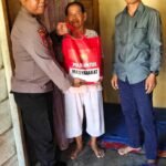 Jumat Barokah Polsek Singingi, Bantu Warga Kurang Mampu Di Desa Sungai Kuning