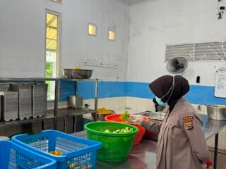 Polres Kuansing Periksa Dapur SPPG, Pastikan Makanan Aman Dan Layak Dikonsumsi