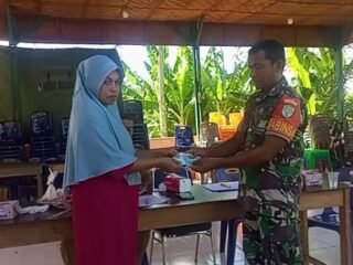 Pantau Penyaluran Bantuan Subsidi Listrik dan Gas, Babinsa Paya Pastikan Tepat Sasaran