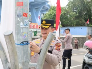Polres Sabang Pasang Bendera Merah Putih di Kilometer Nol, Sambut HUT RI ke-81