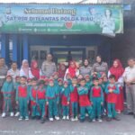 Tanamkan Keselamatan Sejak Dini, Polantas Karib Kenalkan Rambu Lalu Lintas Dan Green Policing Kepada Anak TK