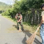 Gotong Royong Bersihkan Lingkungan, Babinsa Balohan Bersama Warga Siap Sambut HUT RI ke-81