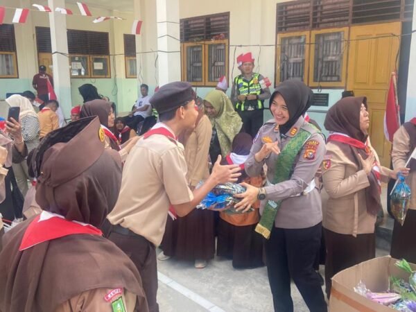 Penuh Kasih Sayang, Satlantas Polres Kampar Datang Ke SLBN Bangkinang : Rayakan Kemerdekaan, Pramuka, Dan Tanam Harapan Hijau