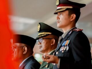 HUT RI Ke-81, Kapolres Kuansing Hadiri Upacara Detik-Detik Proklamasi Di Lapangan Limuno