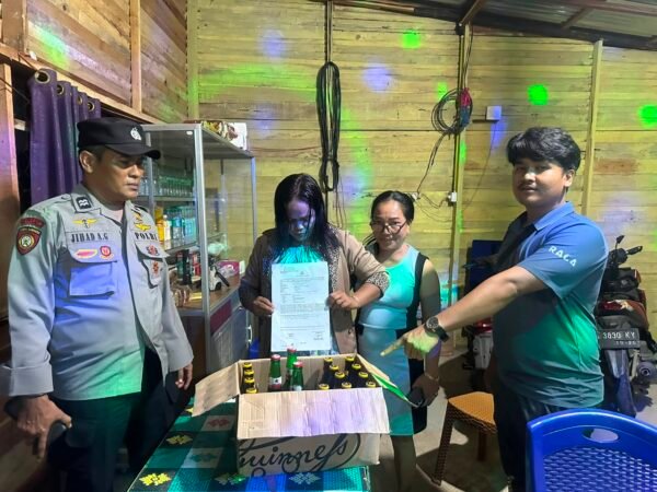 Operasi Pekat Polsek Kuantan Mudik Sasar Warung Remang-Remang, Miras Diamankan
