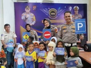 Polantas Karib Disambut Senyum Anak-Anak, Ditlantas Polda Riau Tanamkan Keselamatan Dan Cinta Lingkungan Sejak Dini