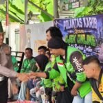Dari Helm SNI Hingga Bibit Pohon, Polantas Karib Tebar Berkah Bersama Ojol Pekanbaru