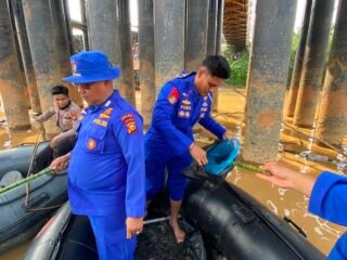 Green Policing Di Arena Pacu Jalur, Ditpolairud Polda Riau Bersihkan Sampah Di Tepian Narosa