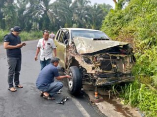 Identitas Pengemudi Perempuan Mobil Dinas Satpol PP Tuai Sorotan, Publik Pertanyakan Izin Penggunaan   
