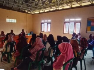 Menjaga Marwah Pelayanan Publik di Akar Rumput, Pemdes Cimahi Gelontorkan Insentif untuk 70 Ketua RT dan RW