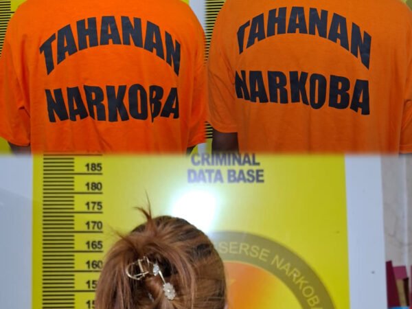 Tim Elang Kuantan Gerebek Rumah Di Sungai Jering, Tiga Orang Diamankan